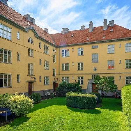 Classic Building In Sagene شقة *